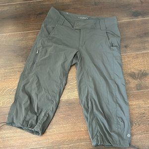 columbia hiking pants women capris grey size 6